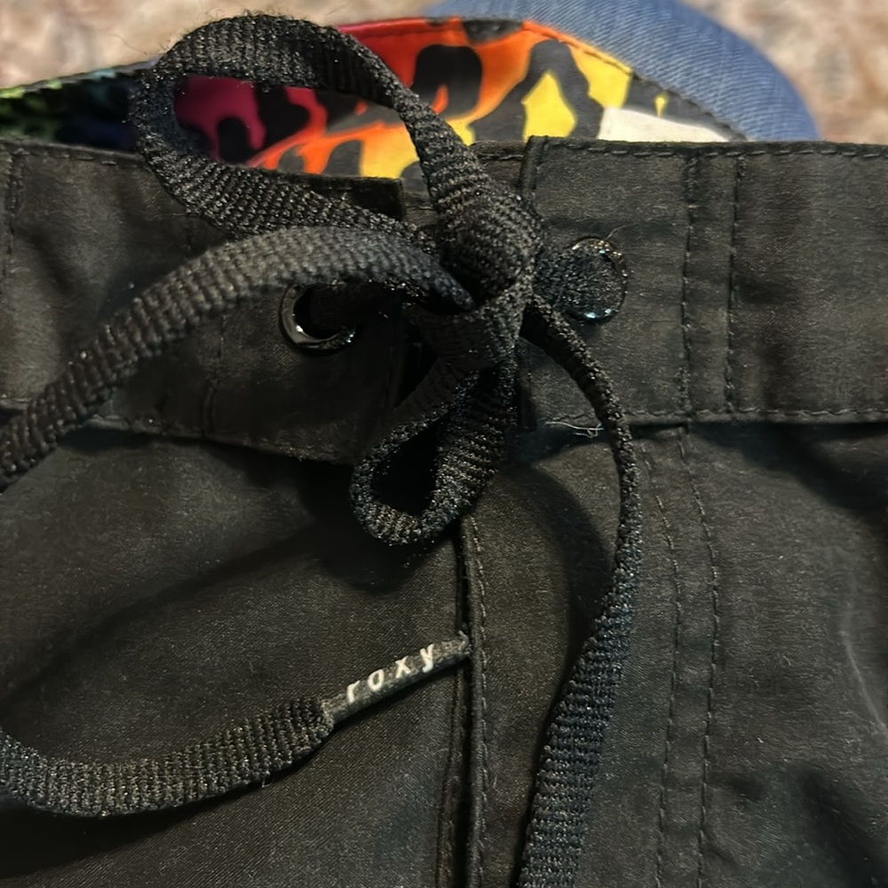 Roxy women’s Board shorts Size 11-EUC - Picture 7 of 7